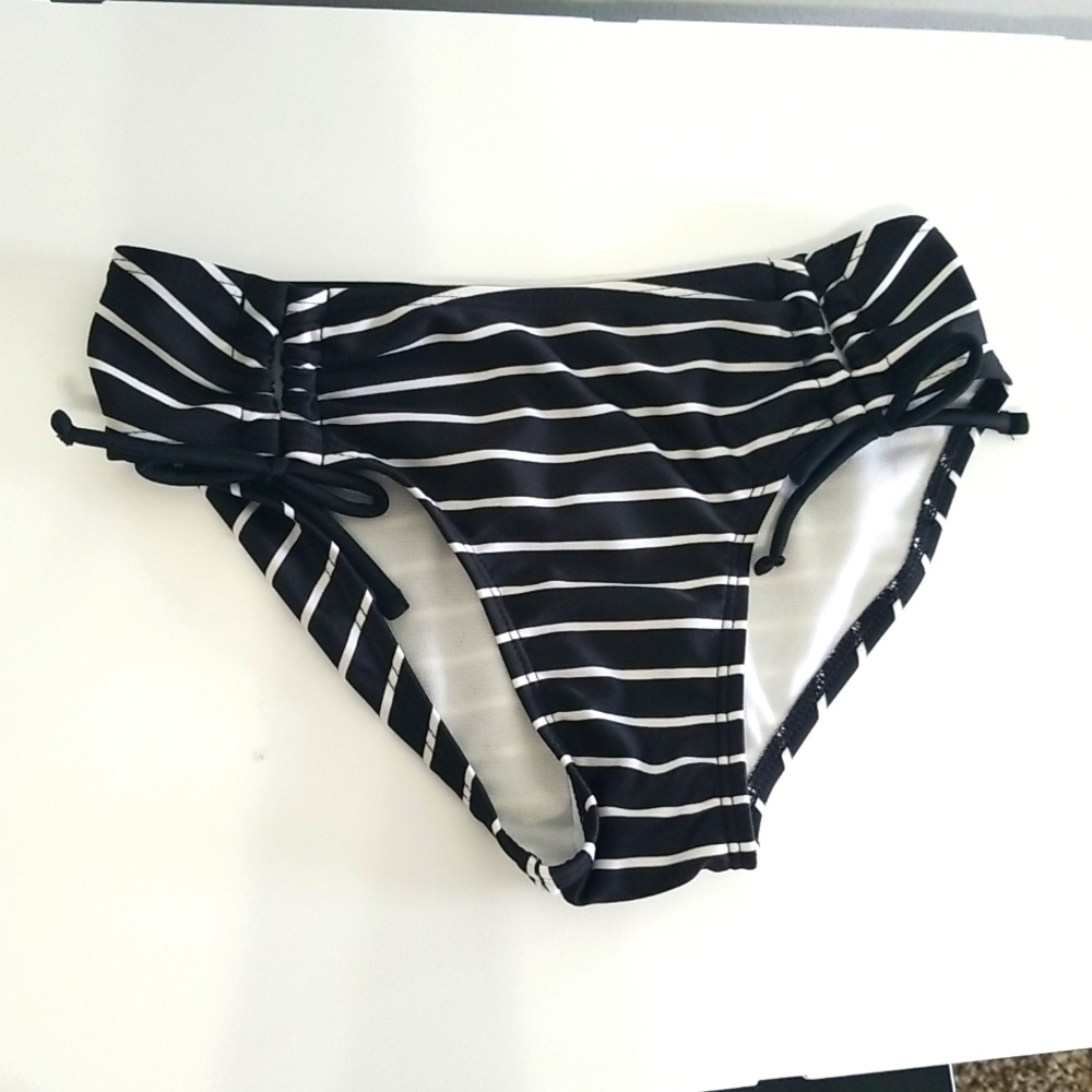 Size M 7/8 ART CLASS  Bikini bottoms​​​​​​​